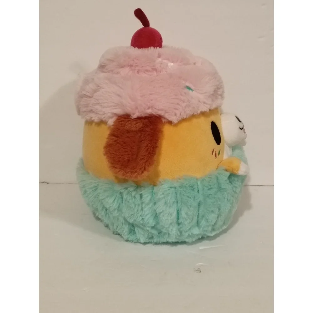 Squishable mini cupcake